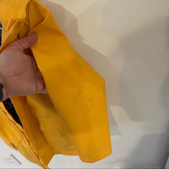 Cat and Jack yellow lined raincoat size 5T - Picture 6 of 8